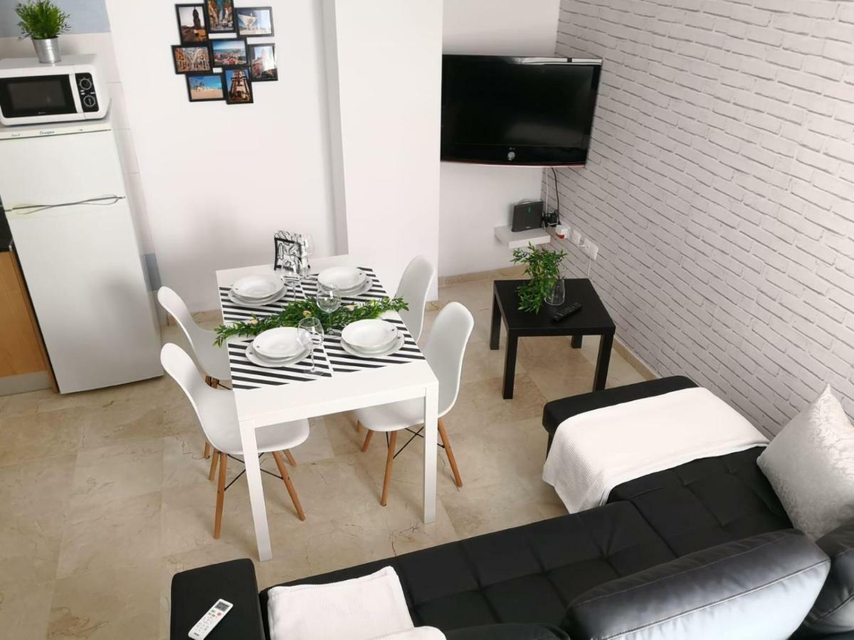 Apartamento La Victoria Малага Екстер'єр фото