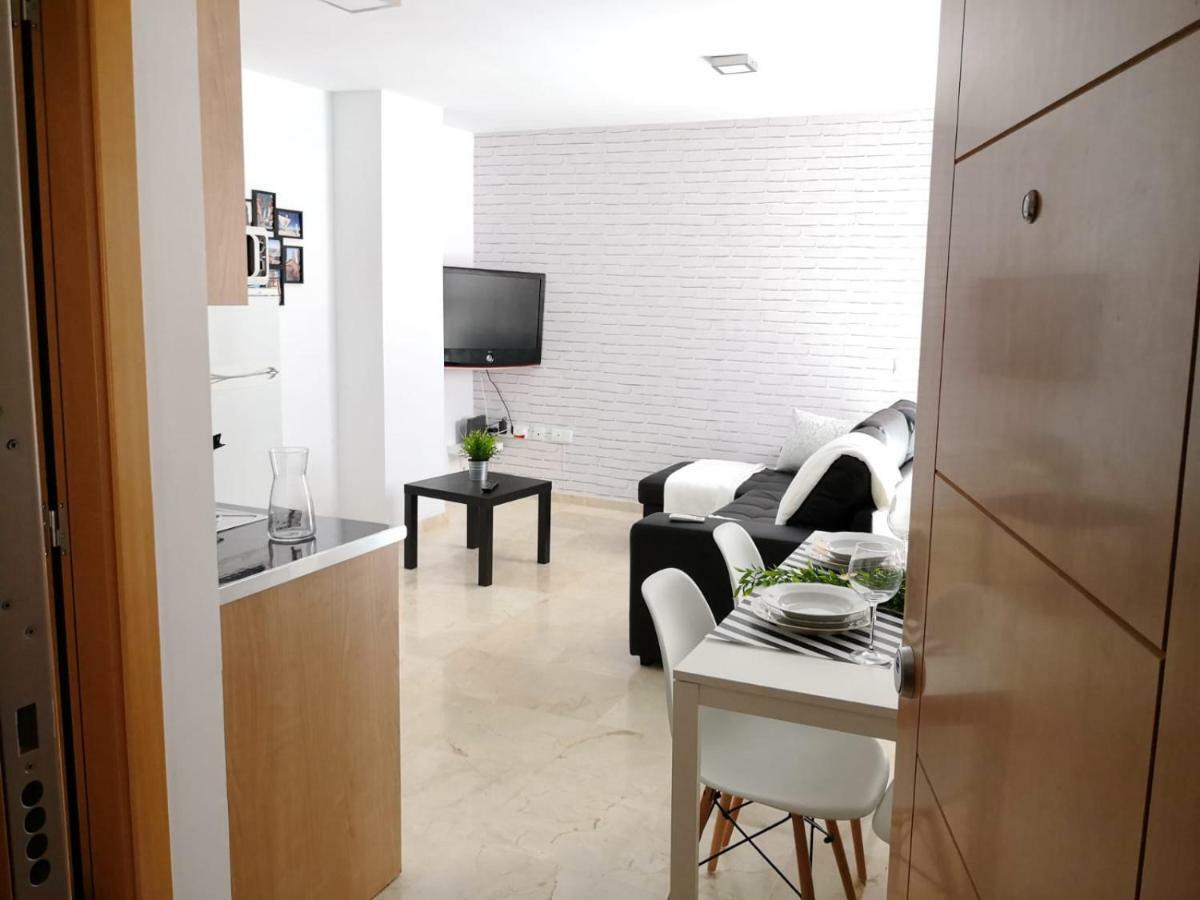 Apartamento La Victoria Малага Екстер'єр фото